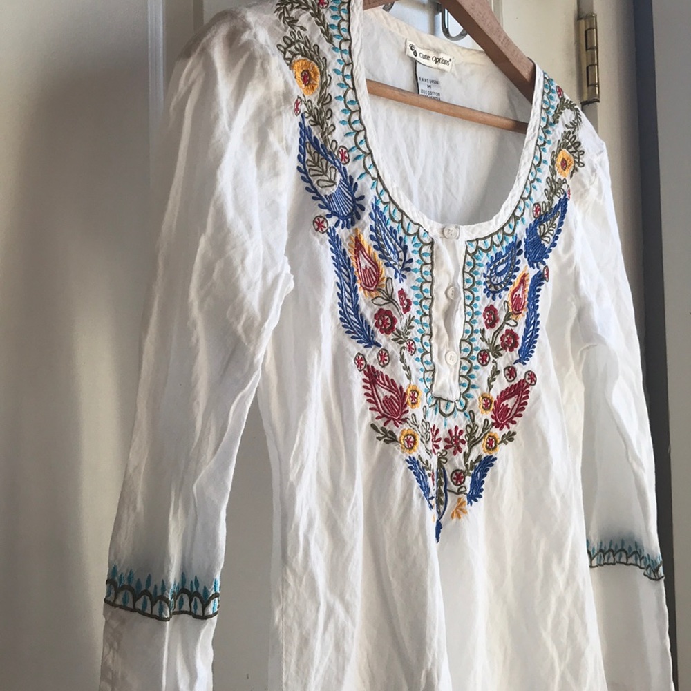 Cute lightweight embroidered 100% cotton top
